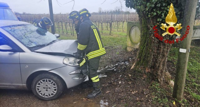 Si schianta contro un albero a Giavera del Montello, morto a 88 anni Benito Nardi
