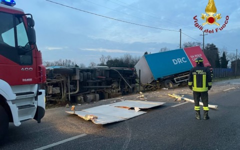 Trevignano, frontale sulla Postioma tra un furgone e un mezzo pesante