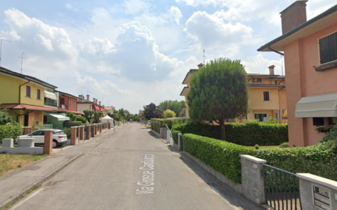 Bloccato dai Carabinieri mentre scardina la portiera di un’auto a Zero Branco