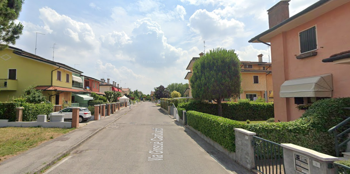 Bloccato dai Carabinieri mentre scardina la portiera di un’auto a Zero Branco