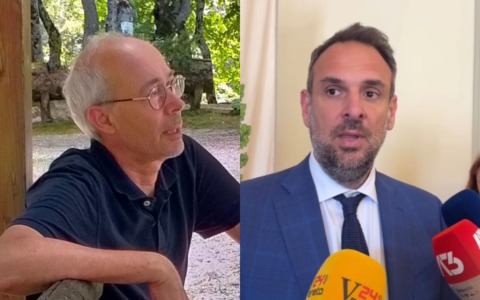 Migranti dormono sotto i portici vicino al Municipio. Il sindaco: “Provocazione politica di parroci e minoranza”