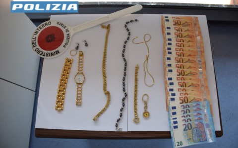 Truffa del finto poliziotto: arrestato 25enne dopo colpo a due anziani a Treviso