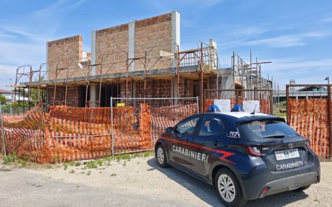 Operaio cade da una scala in cantiere a Istrana: ferito un 40enne egiziano